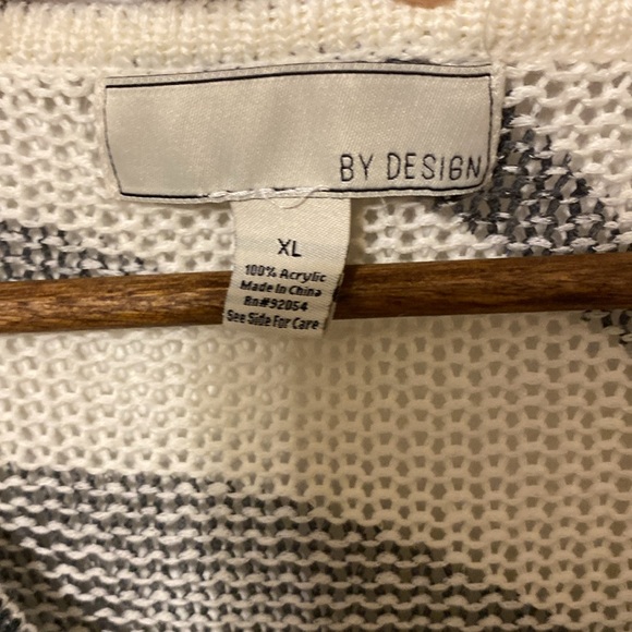 By Design Long Sleeve Zebra Print Tunic Sweater V Neck - Picture 6 of 11